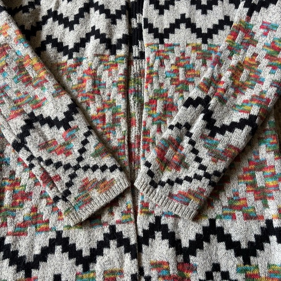 Dreamers Black and Cream Multicolor Chevron Cardigan with Floral Accents Size S - Picture 6 of 14